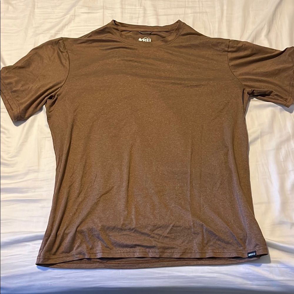 REI Brown Short Sleeve Tee